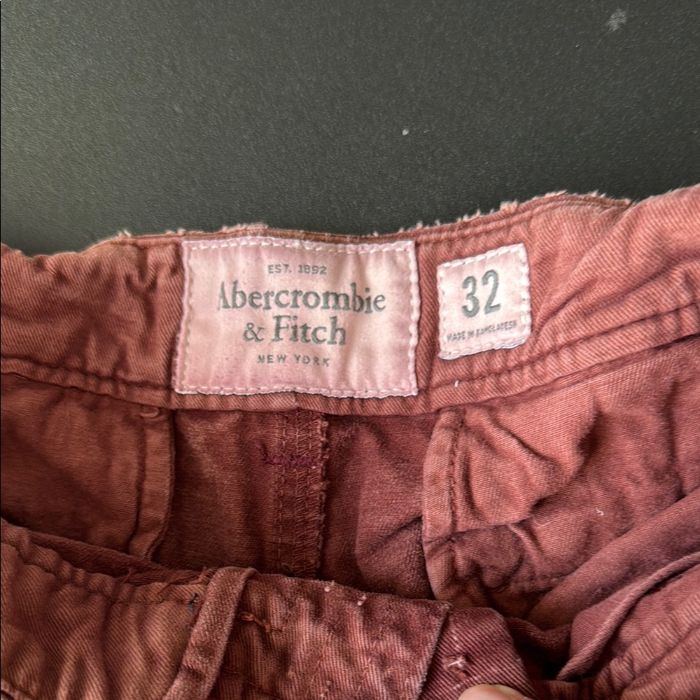 Abercrombie & Fitch Men's Faded Red Jean Shorts - Picture 2 of 3